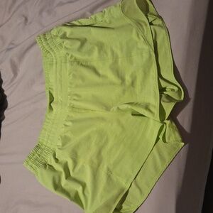 Lululemon Women’s Size 10 Hotty Hot Shorts High Rise HR 4” Lined Sour Grape